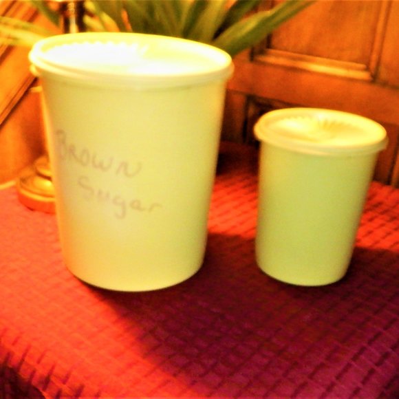 SET of (2) Tupperware *** CANISTERS *** - Picture 2 of 3